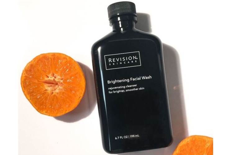 Daha Ayd�nl�k Bir Cilt �çin �lk Ad�m: Temizli�in Gücünü Yeniden Ke�fetmek